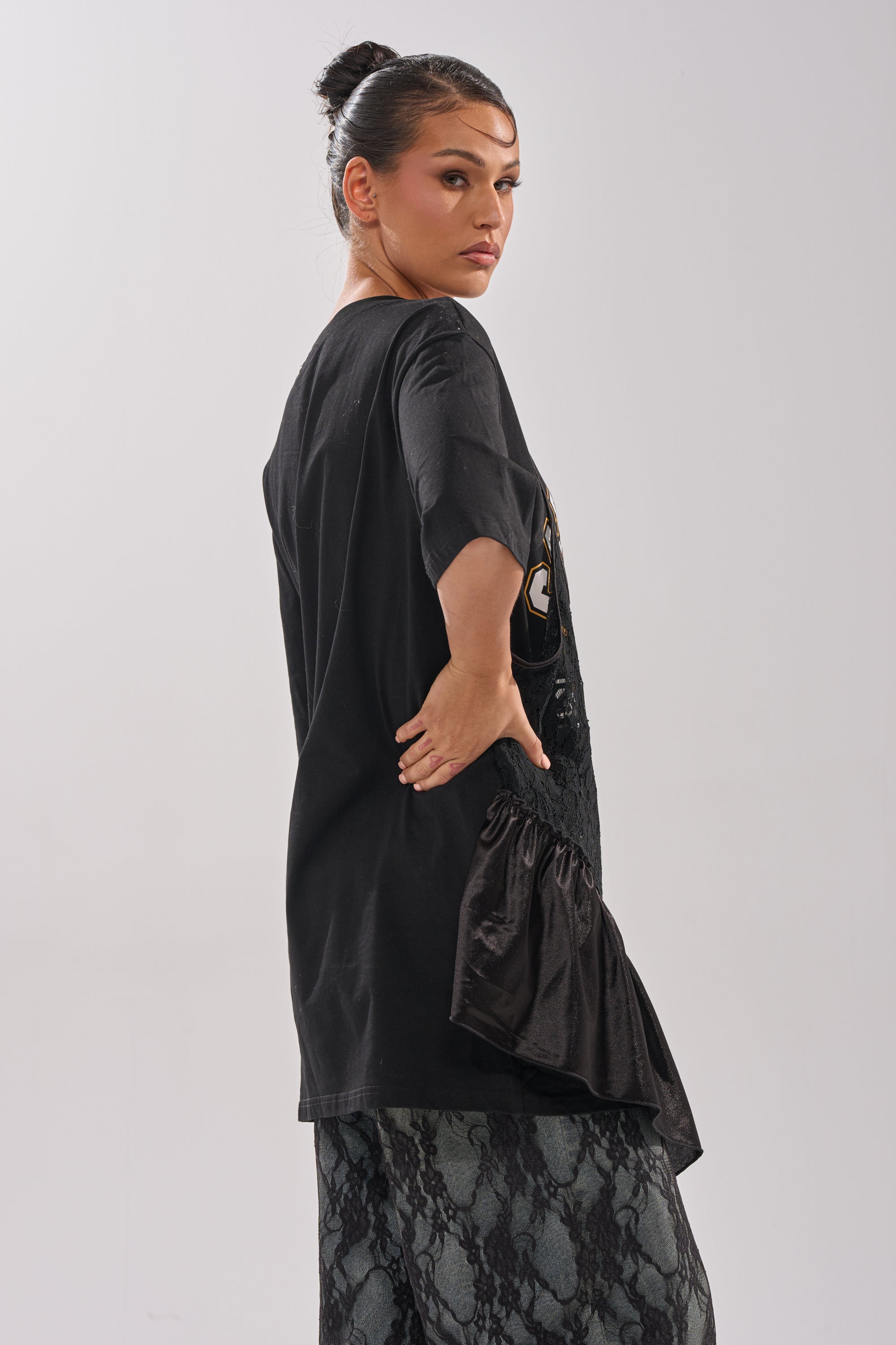 BEVERLY HILLS DIVA LACE OVERLAY TEE