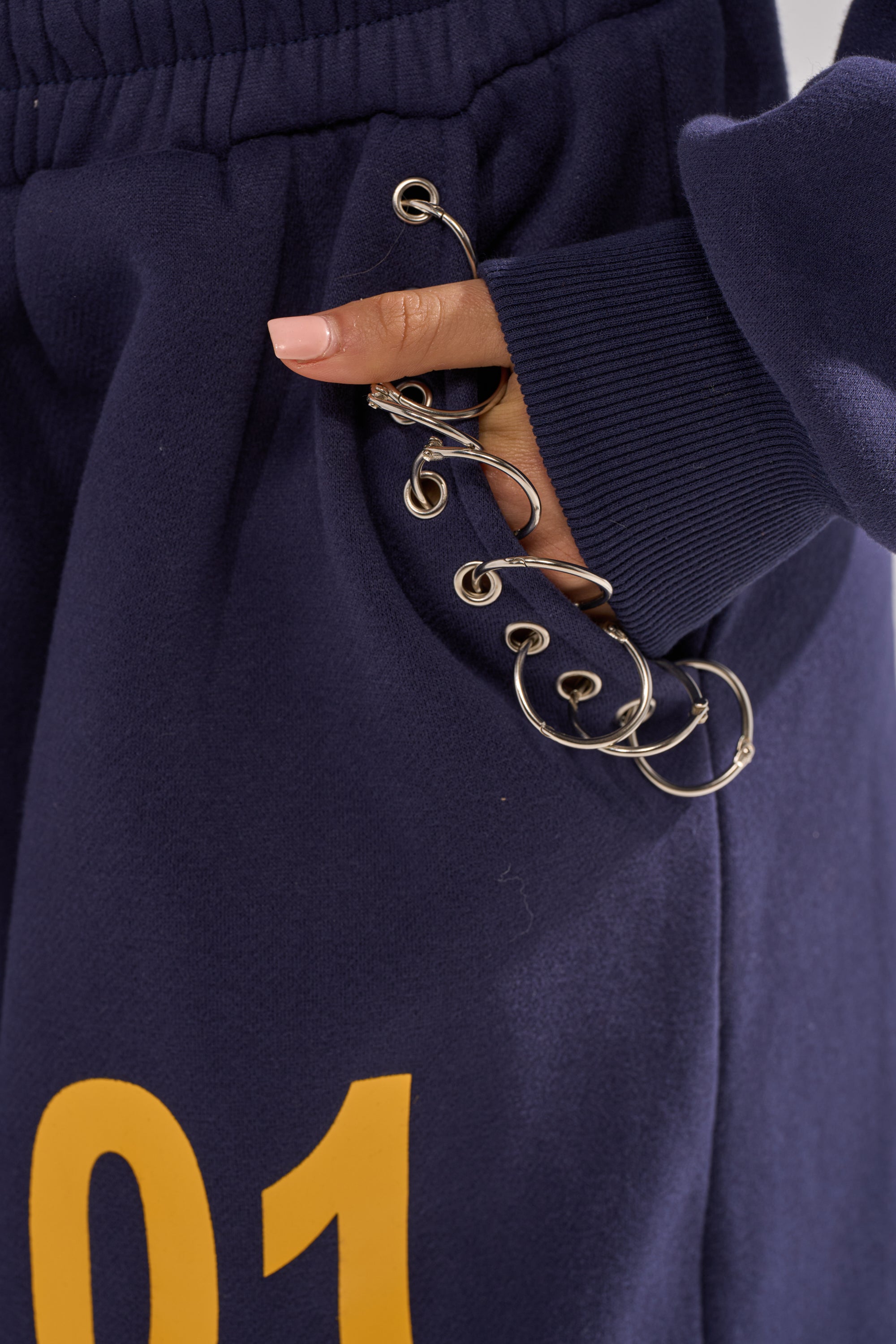 UNTAMED METAL RING JOGGER